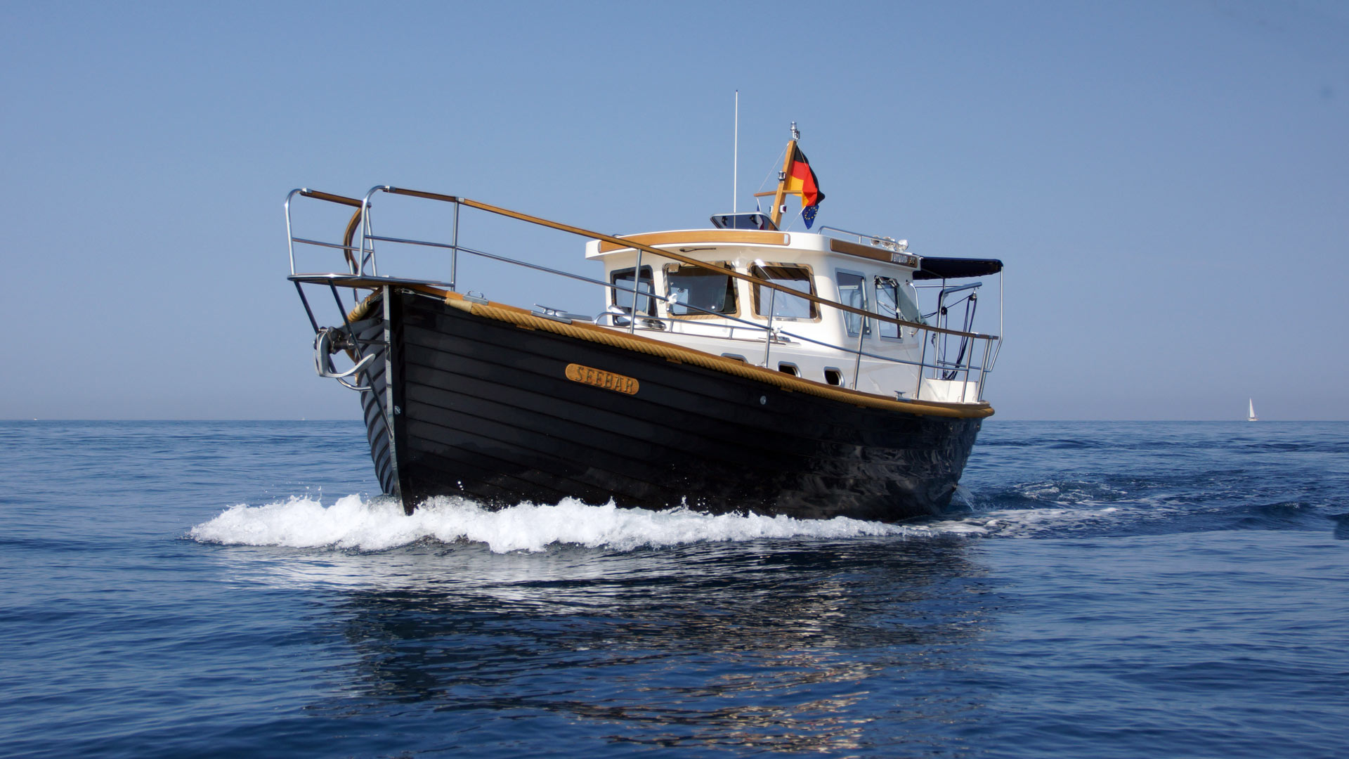 stocznia jachtowa  łodzie motorowe jachty mniejszy sprzęt pływający producent Polska